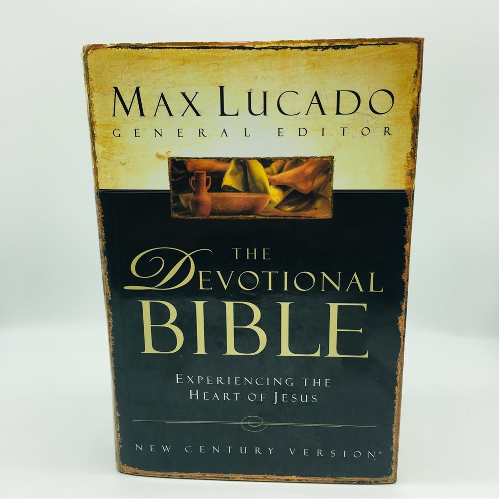 THE DEVOTIONAL BIBLE, NEW CENTURY VERSION, MAX LUCADO, PAPERBACK, 2003